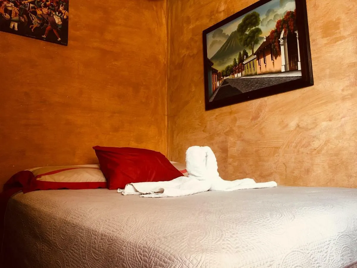 Dionisio Inn Antigua 2*,